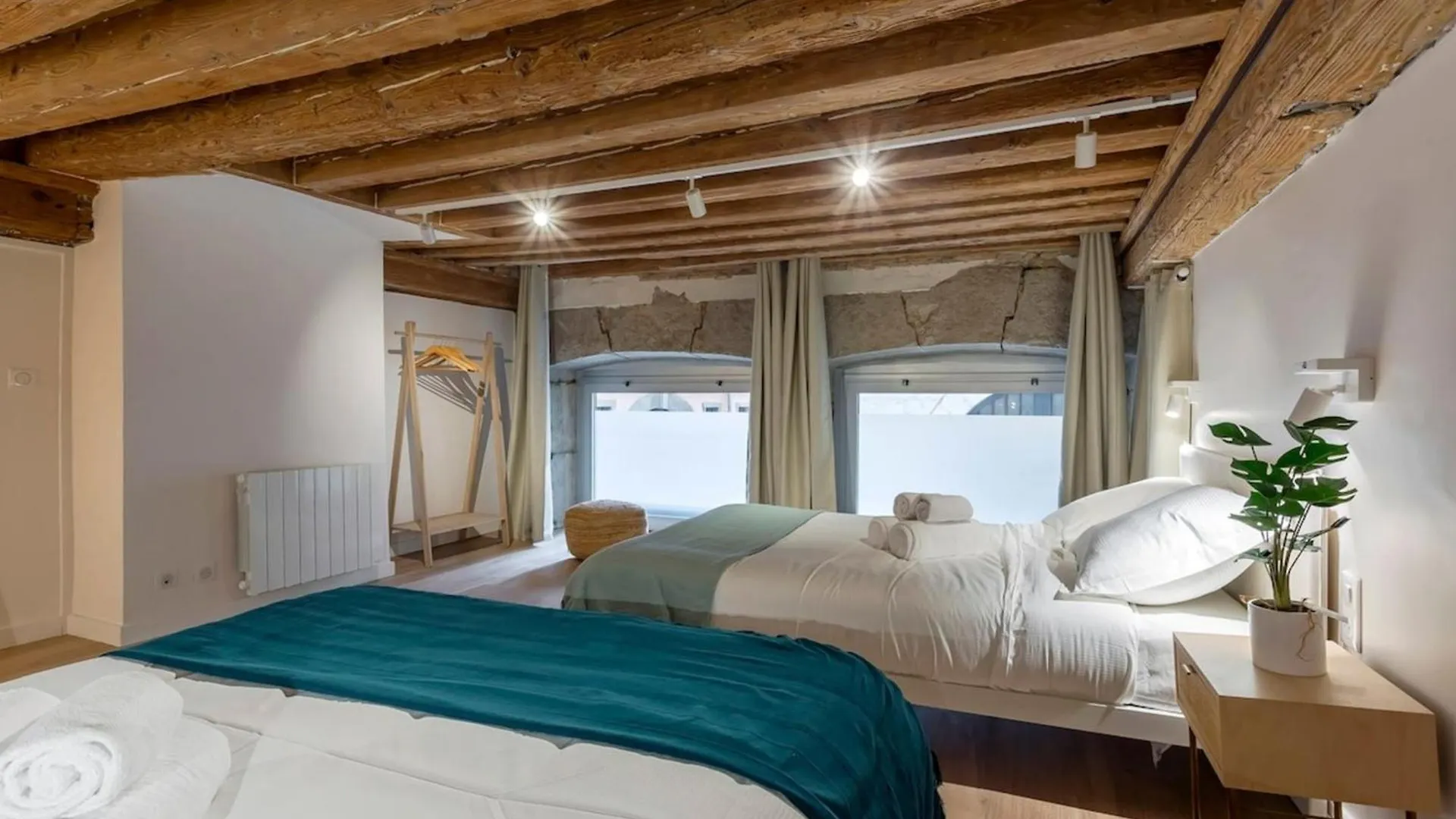 Charming Duplex Nest Newly Renovated Apartment Lyon 0*,  France